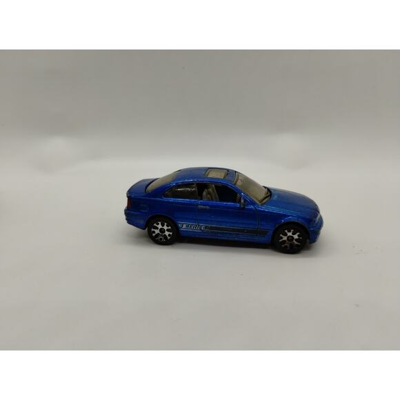 Lot of 7 Matchbox Diecast Cars - Ambulance - Nissan Z - Sahara Survivor - Picture 7 of 10